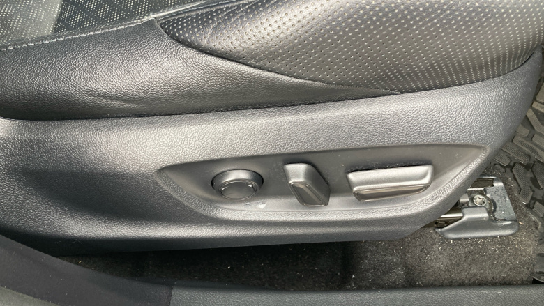 Toyota C-HR 1.8 Hybrid Design 5dr CVT Hybrid Hatchback